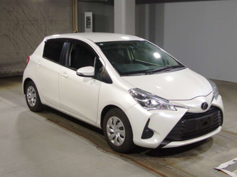 2017 Toyota Vitz NSP130[2]