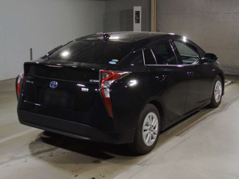 2016 Toyota Prius ZVW50[1]