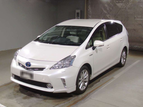 2014 Toyota Prius alpha ZVW41W[0]