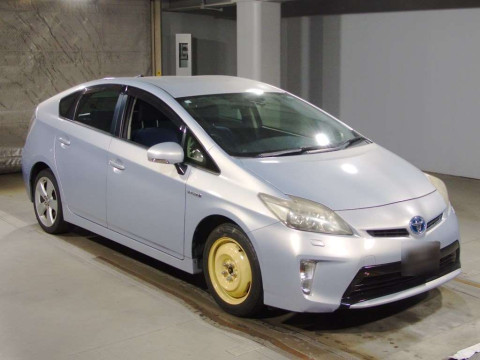 2012 Toyota Prius ZVW30[2]