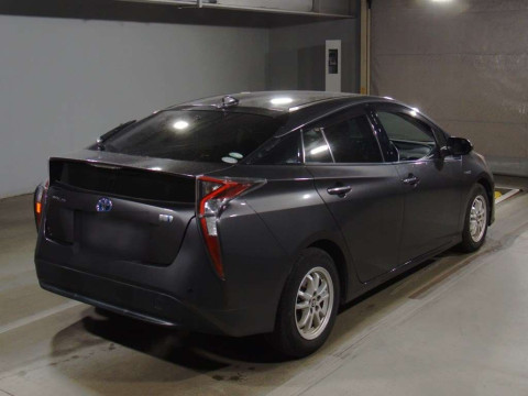 2016 Toyota Prius ZVW50[1]