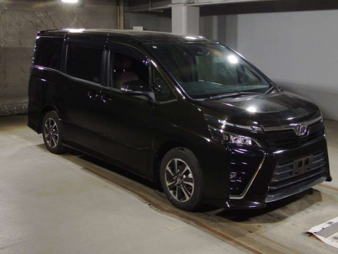 2017 Toyota Voxy ZRR80W[2]