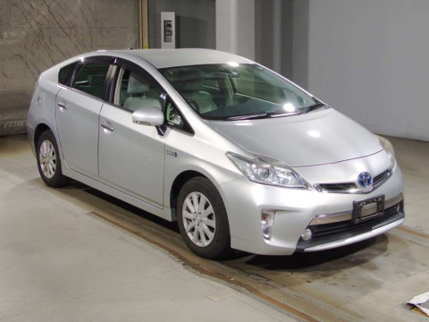 2012 Toyota Prius PHV ZVW35[2]