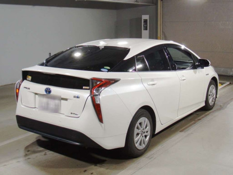 2017 Toyota Prius ZVW55[1]