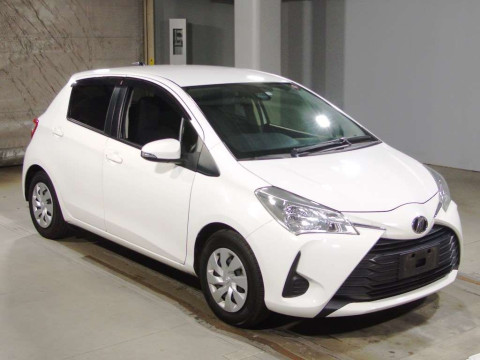 2017 Toyota Vitz NSP130[2]