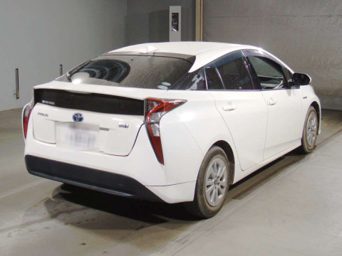 2017 Toyota Prius ZVW50[1]