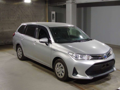 2017 Toyota Corolla Fielder NKE165G[2]