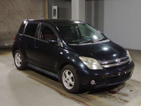 2004 Toyota IST NCP61[2]