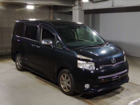 2010 Toyota Voxy ZRR70W[2]