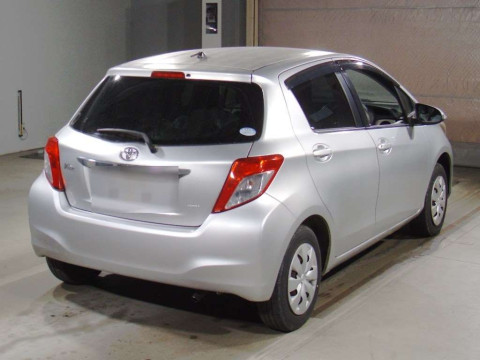 2013 Toyota Vitz NSP135[1]