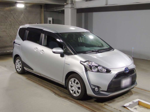 2016 Toyota Sienta NHP170G[2]