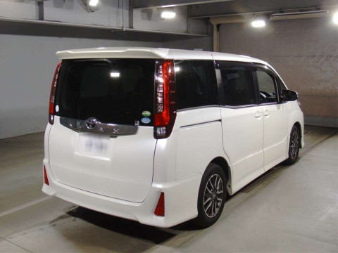 2014 Toyota Noah ZRR80W[1]