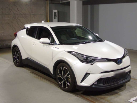 2018 Toyota C-HR ZYX10[2]