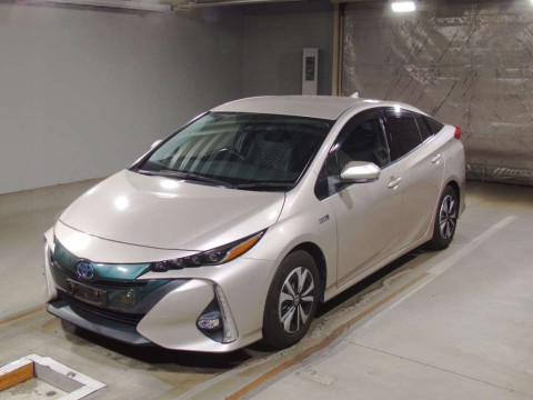 2017 Toyota Prius PHV ZVW52[0]