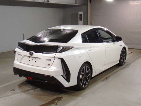 2018 Toyota Prius PHV ZVW52[1]