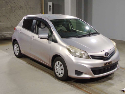 2012 Toyota Vitz NSP130[2]