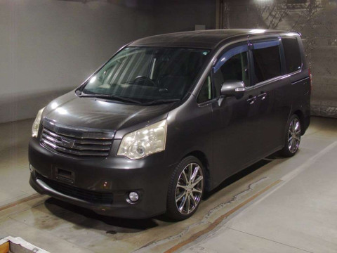 2013 Toyota Noah ZRR70G[0]