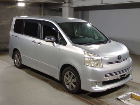 2009 Toyota Voxy ZRR70W[2]