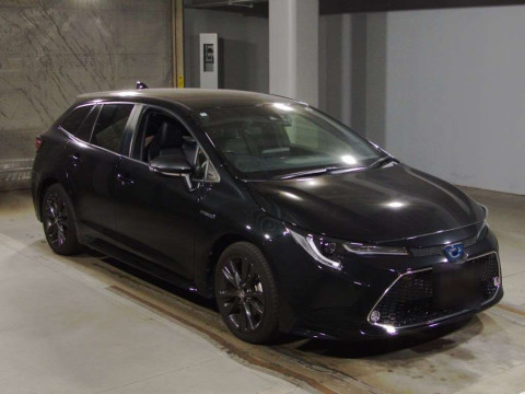 2020 Toyota Corolla Touring Wagon ZWE211W[2]