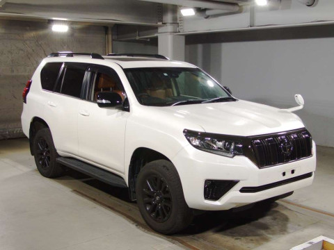 2022 Toyota Land Cruiser Prado TRJ150W[2]