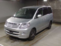 2004 Toyota Noah