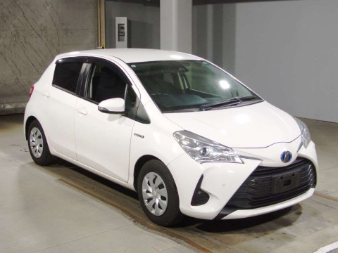 2019 Toyota Vitz NHP130[2]