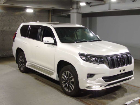 2022 Toyota Land Cruiser Prado TRJ150W[2]