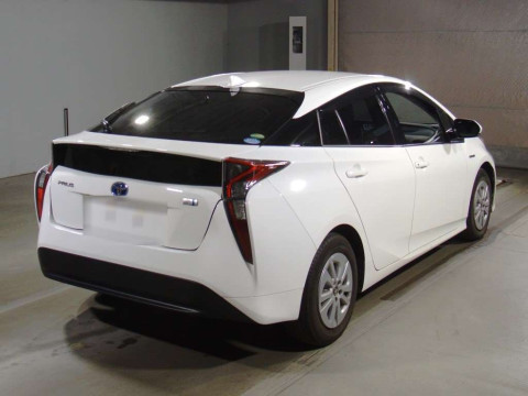 2016 Toyota Prius ZVW50[1]