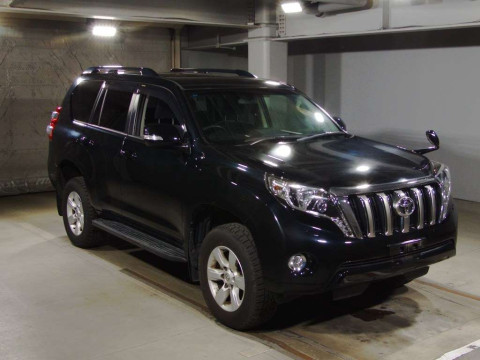 2017 Toyota Land Cruiser Prado TRJ150W[2]