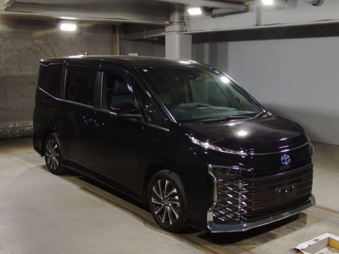 2023 Toyota Voxy ZWR90W[2]