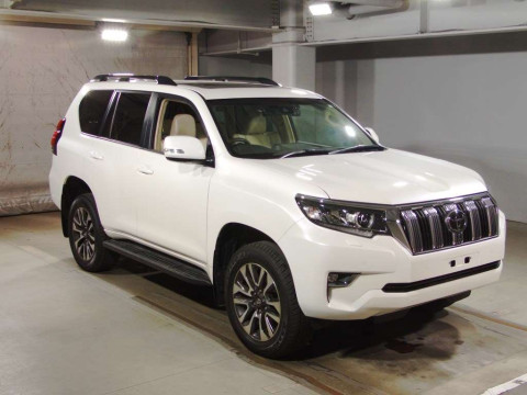 2022 Toyota Land Cruiser Prado TRJ150W[2]