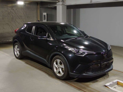 2019 Toyota C-HR NGX10[2]