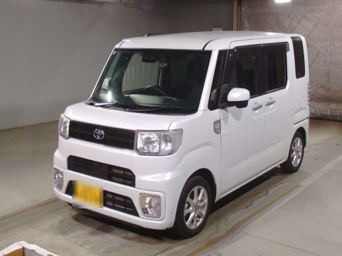 2021 Toyota Pixis Mega LA700A[0]