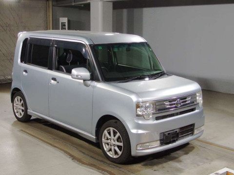 2012 Toyota Pixis Space L575A[2]