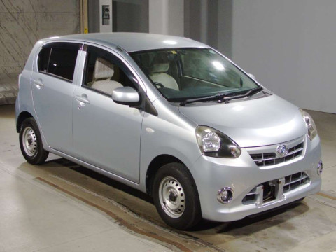 2012 Daihatsu Mira es LA300S[2]