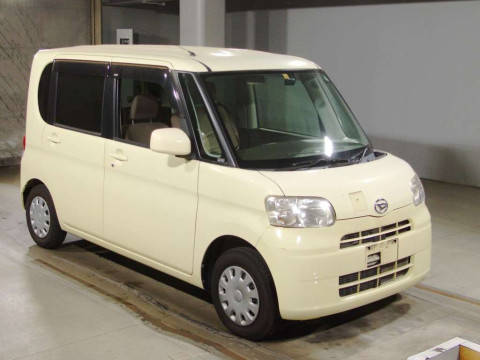 2010 Daihatsu Tanto L375S[2]