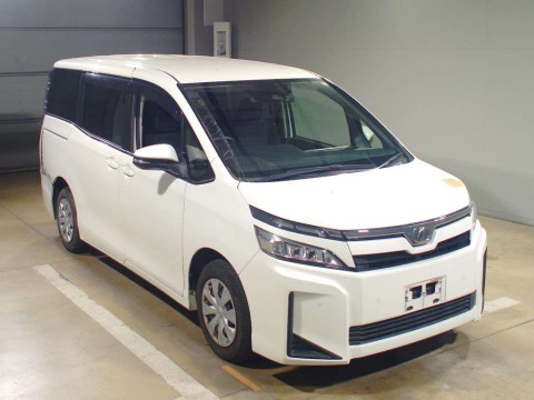 2019 Toyota Voxy ZRR80G[2]