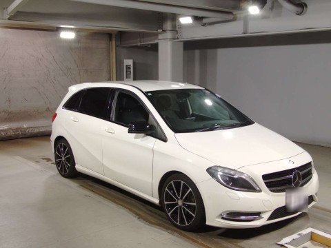 2014 Mercedes Benz B-Class 246242[2]