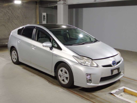 2010 Toyota Prius ZVW30[2]