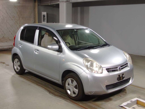 2010 Toyota Passo NGC30[2]