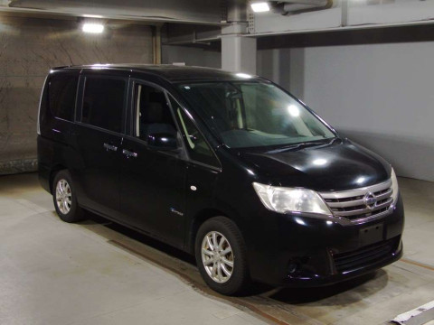 2013 Nissan Serena HC26[2]