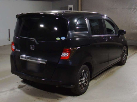 2011 Honda Freed Spike GB3[1]