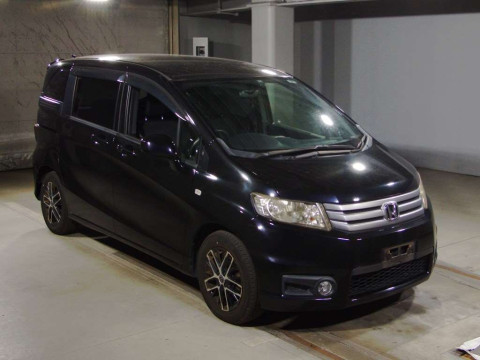 2011 Honda Freed Spike GB3[2]