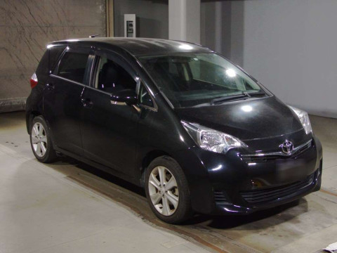 2011 Toyota Ractis NSP120[2]