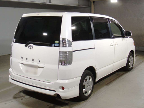 2004 Toyota Voxy AZR60G[1]