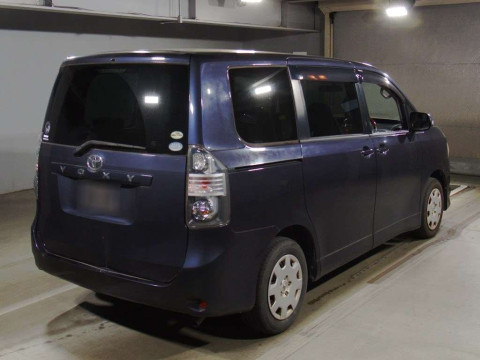 2008 Toyota Voxy ZRR70G[1]