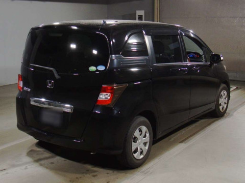 2013 Honda Freed Spike GB3[1]