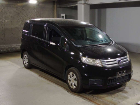 2013 Honda Freed Spike GB3[2]