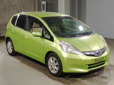 2010 Honda Fit Hybrid GP1[2]