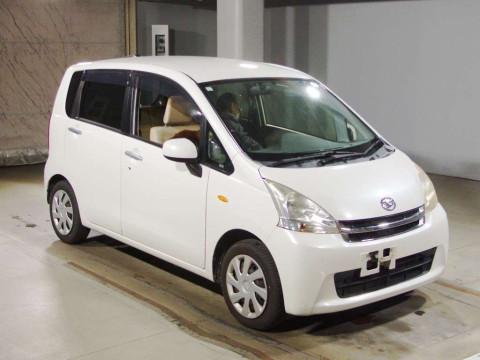 2013 Daihatsu Move LA100S[2]